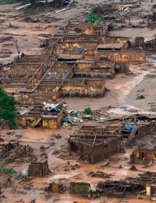 area-afetada-pelo-rompimento-de-barragem-no-distrito-de-bento-rodrigues-zona-rural-de-mariana-em-minas-gerais-2096431-article area-afetada-pelo-rompimento-de-barragem-no-distrito-de-bento-rodrigues-zona-rural-de-mariana-em-minas-gerais-2096431-article